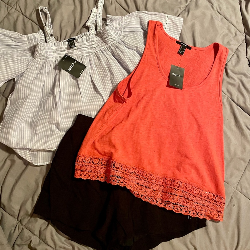 NWT Forever 21 Bundle- 2 tops & 1 Shorts, all size Medium
